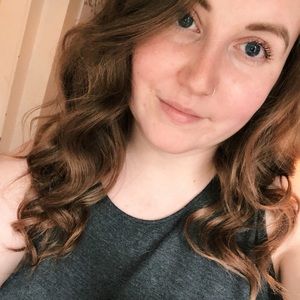 Meet your Posher, Alexis